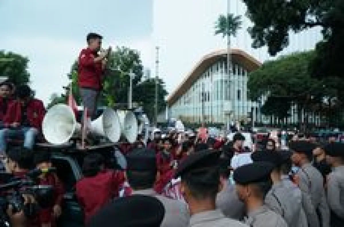 Cover Berita